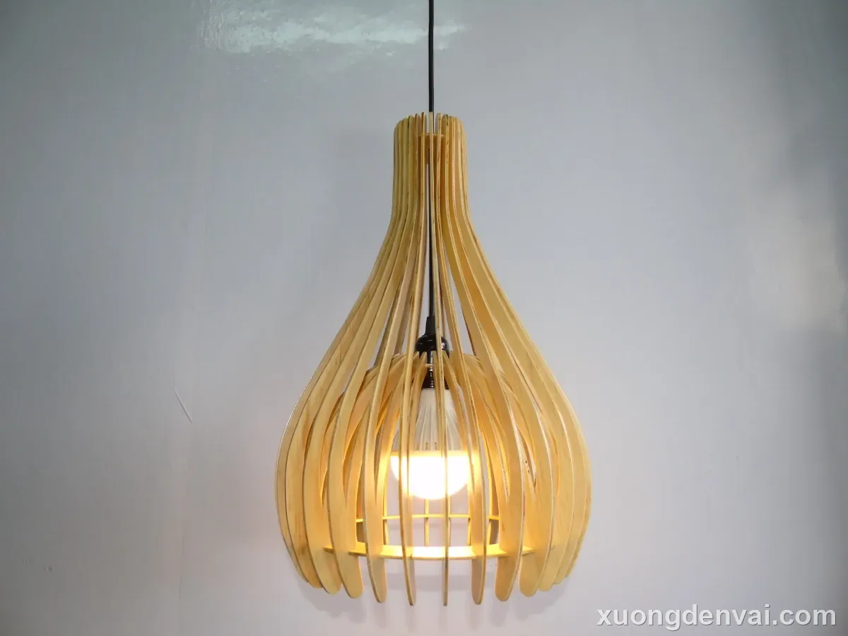 Đèn gỗ thả trần dáng giọt nước phình đáy