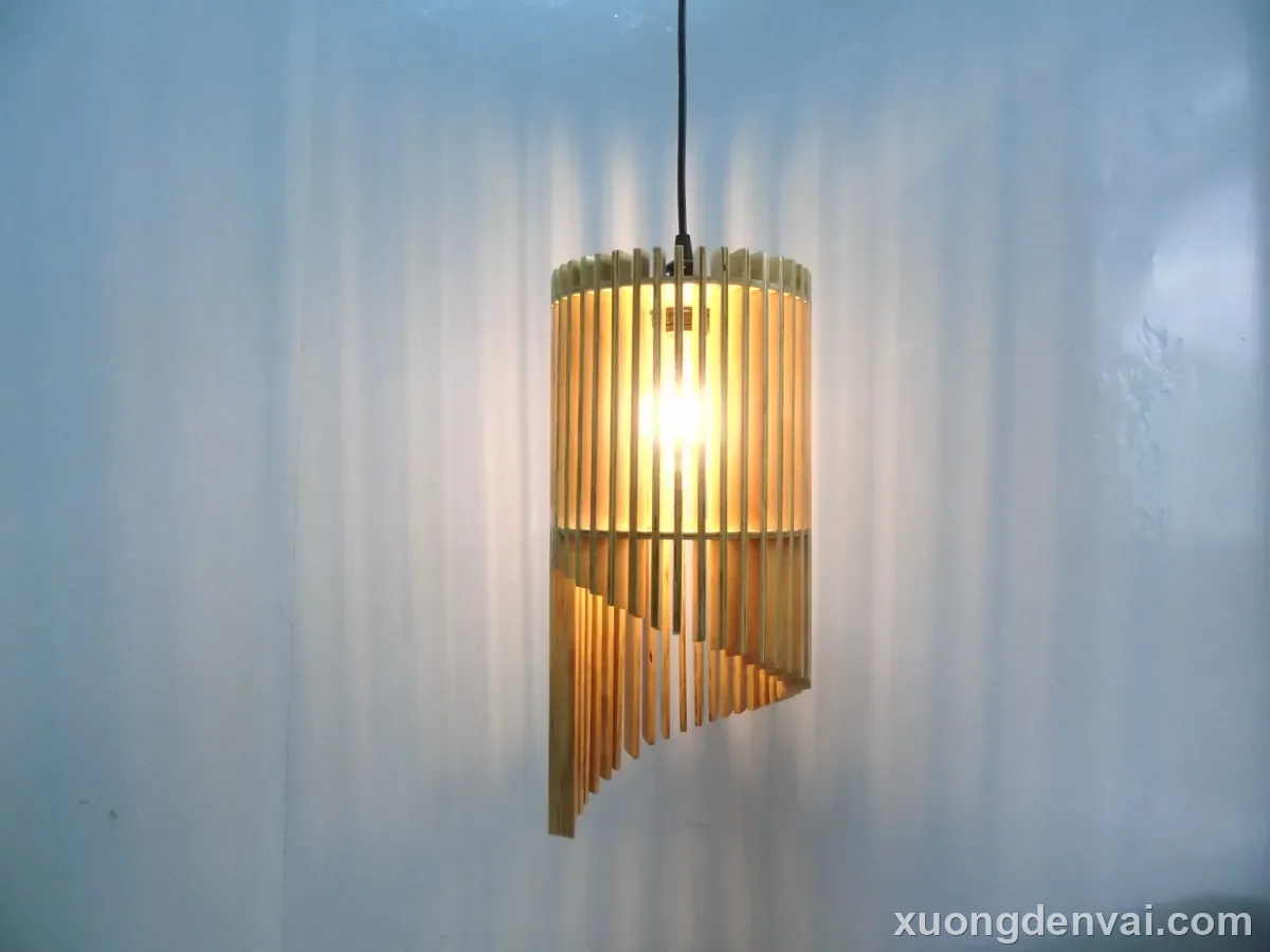 Đèn Lồng Gỗ Trụ Nan Xoắn Thả Trần